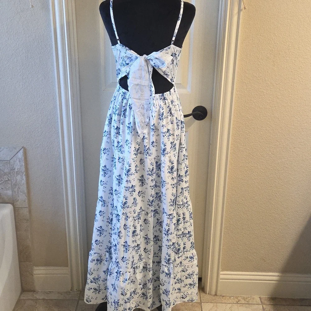 Floral Spaghetti Strap Maxi Dress With Cut Out In Back - Picture 11 of 16